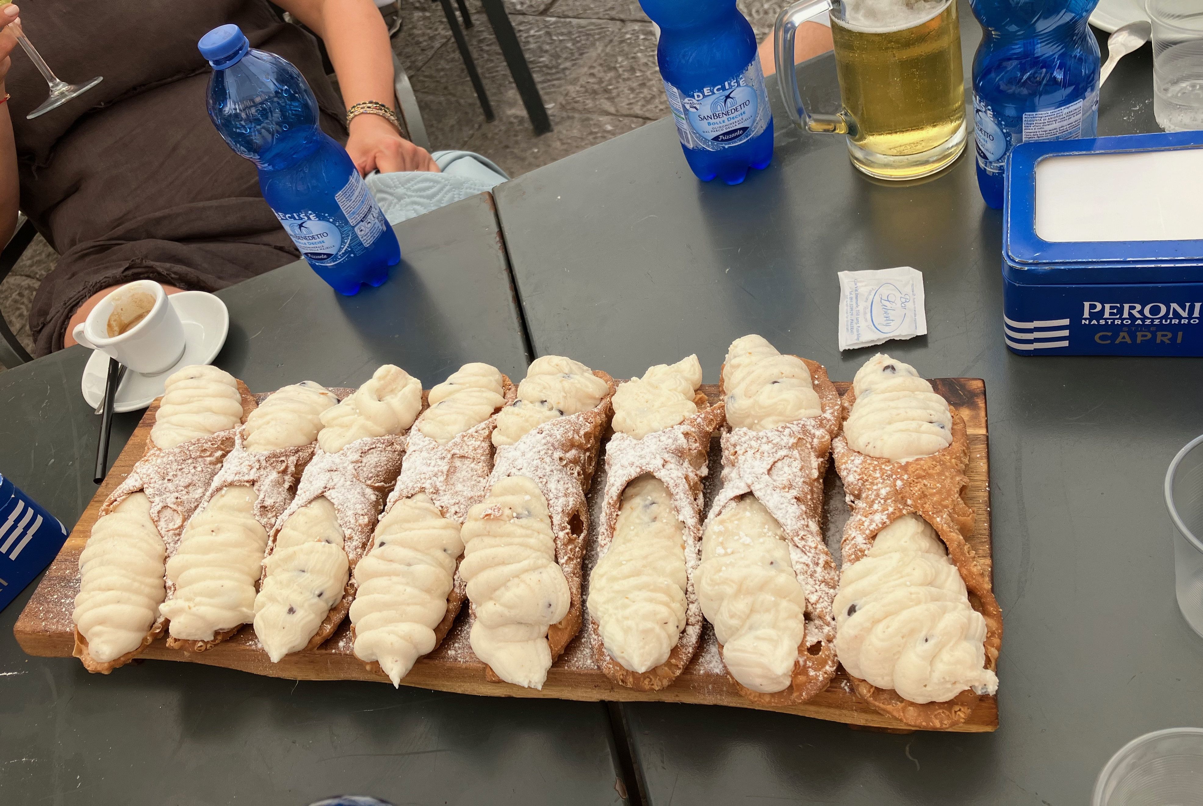 Cannoli, popularny sycylijski deser