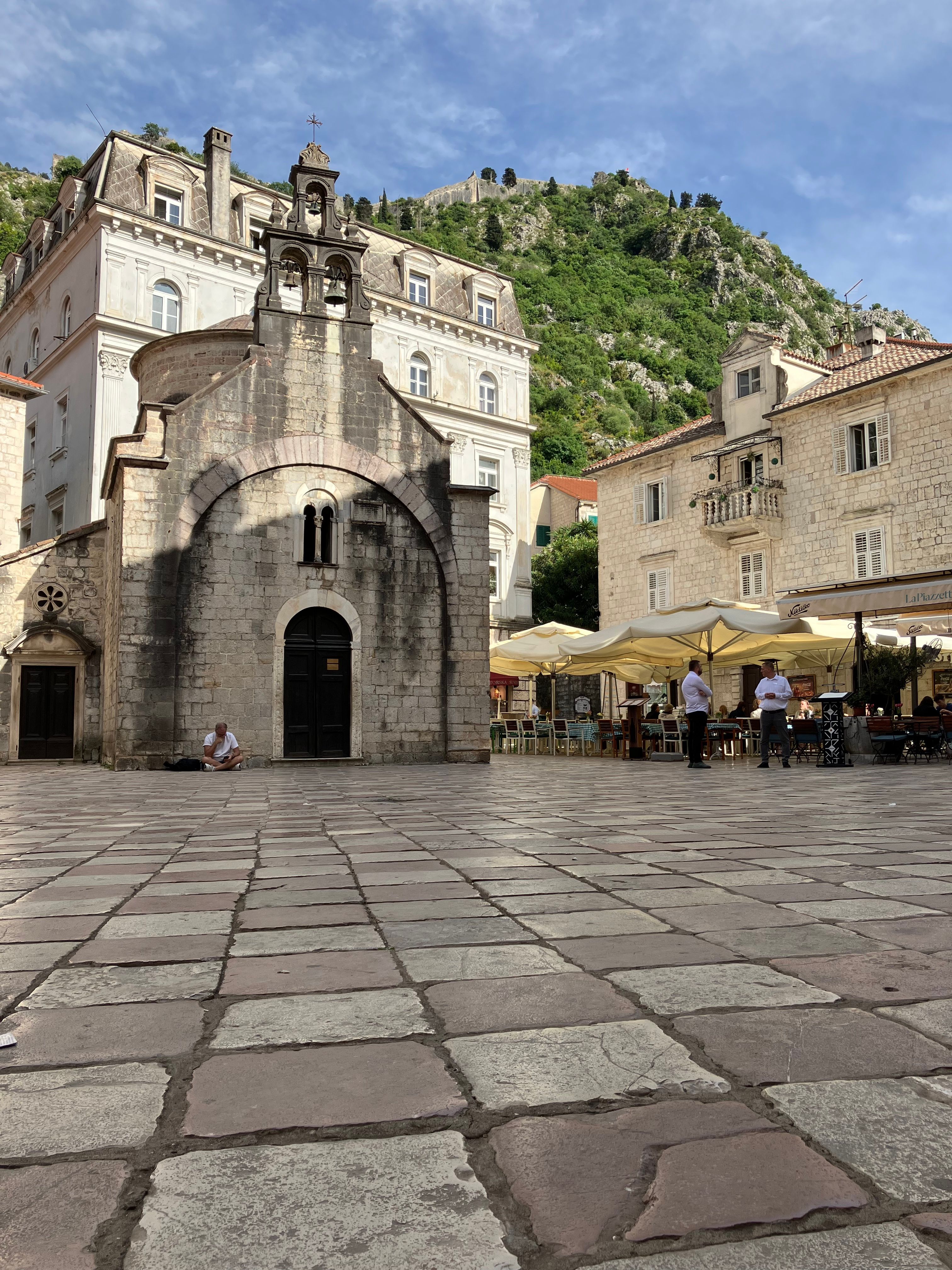 Kotor — Plac w centrum Kotoru.