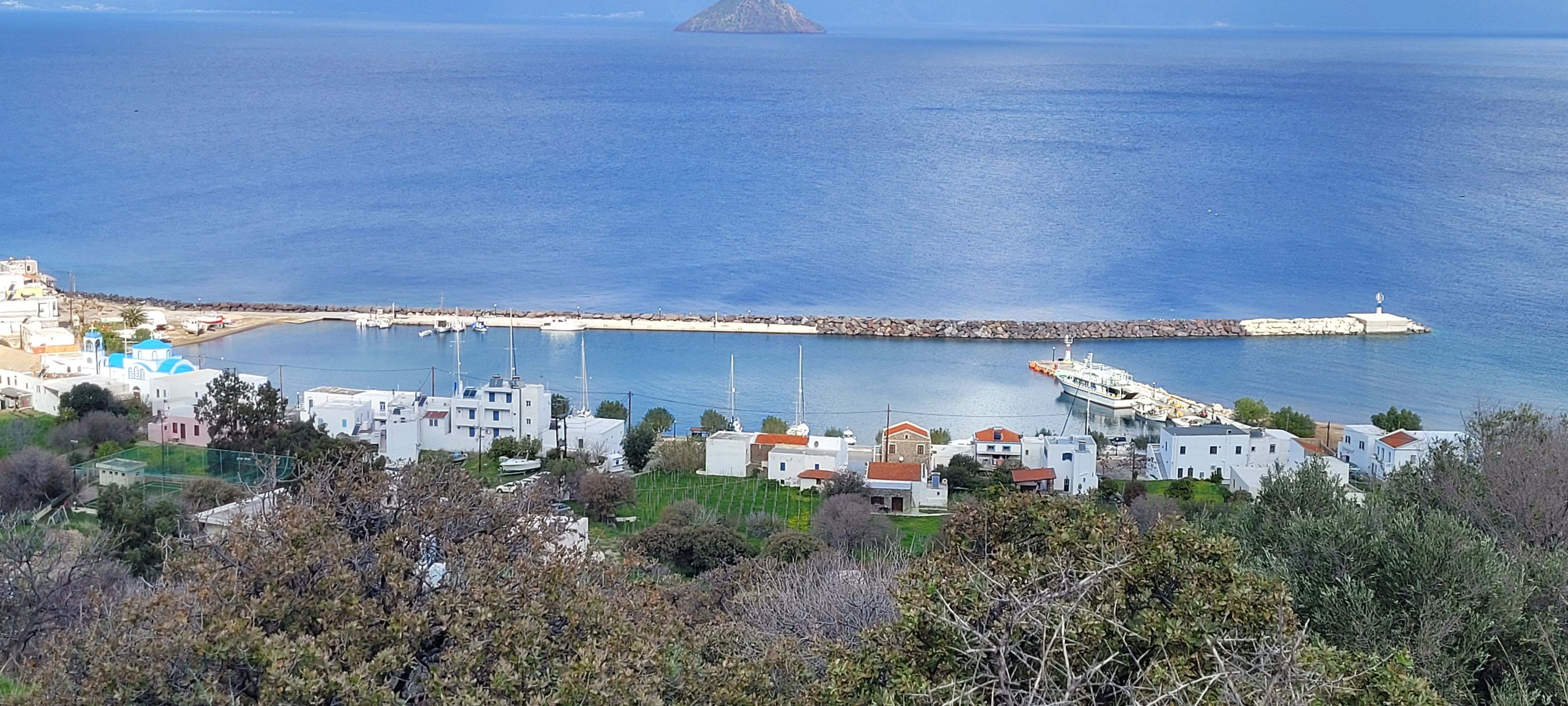 Nisyros, port Paloi i wejście.