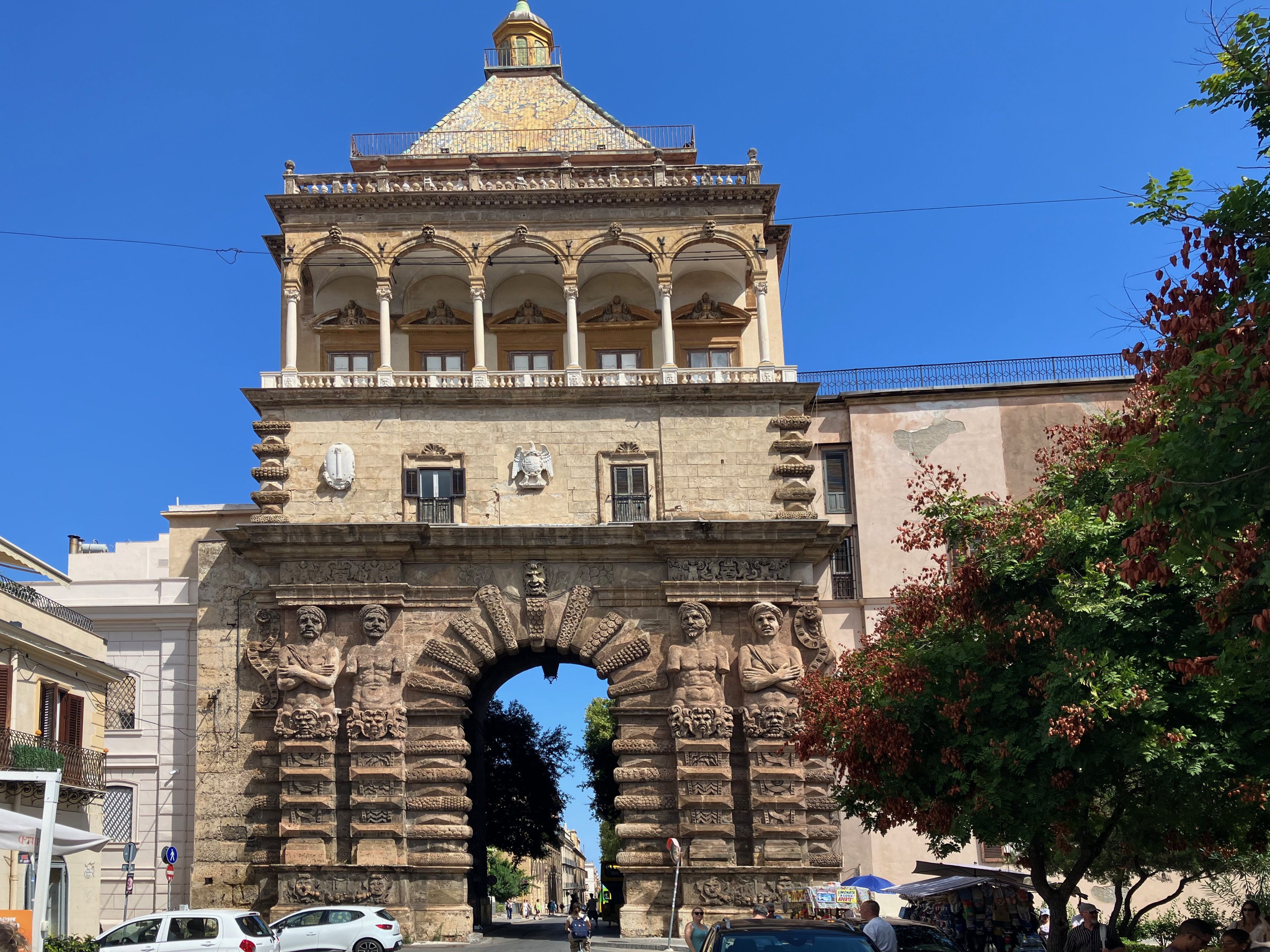 Porta Nuova — brama witająca każdego wkraczającego do centrum Palermo