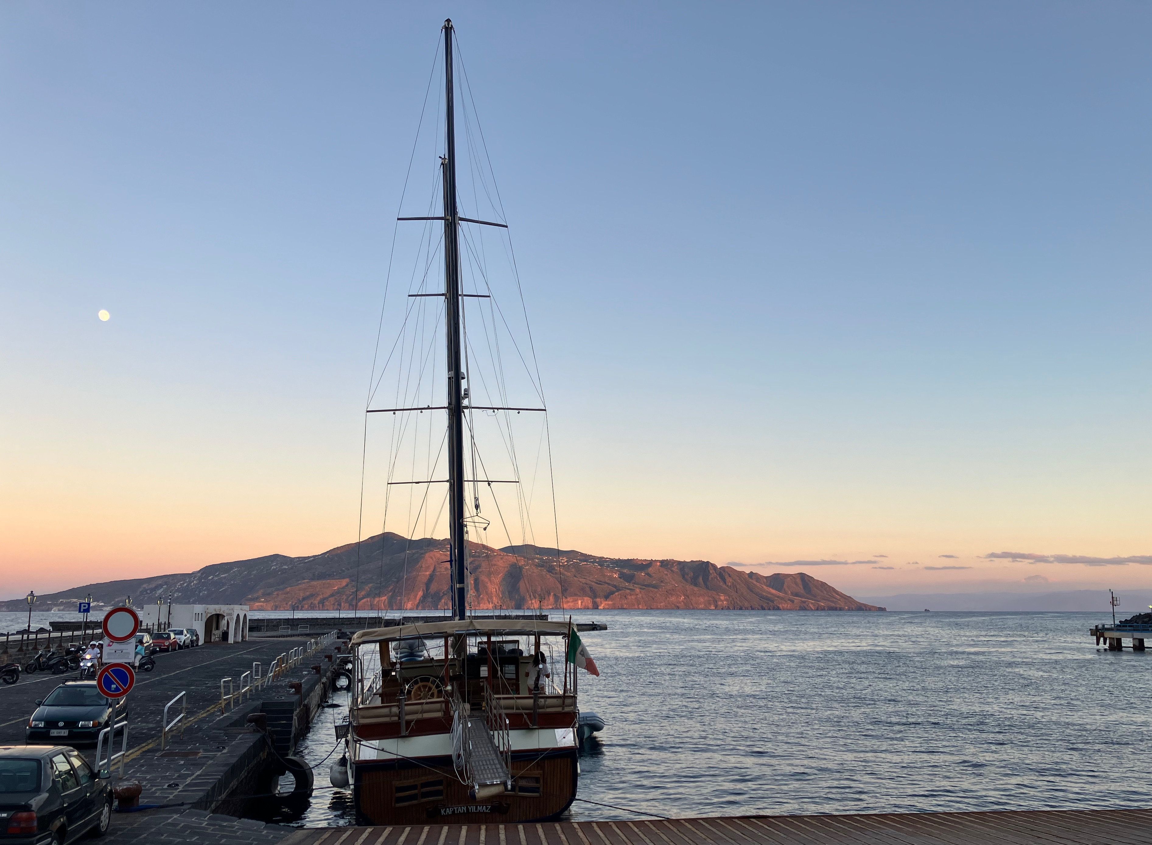 Widok z portu Salina na Lipari