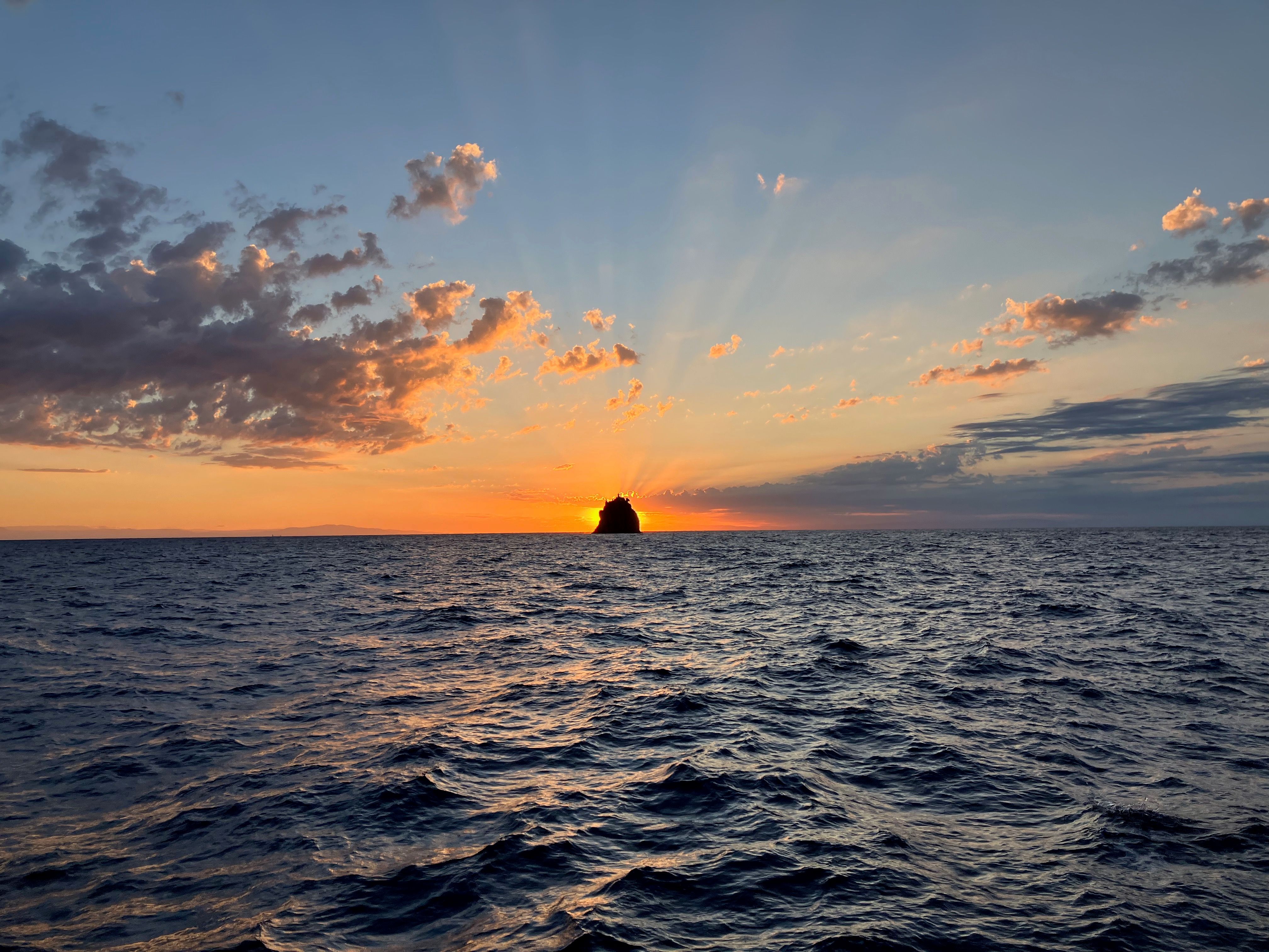 Wschód słońca nad Sycylią