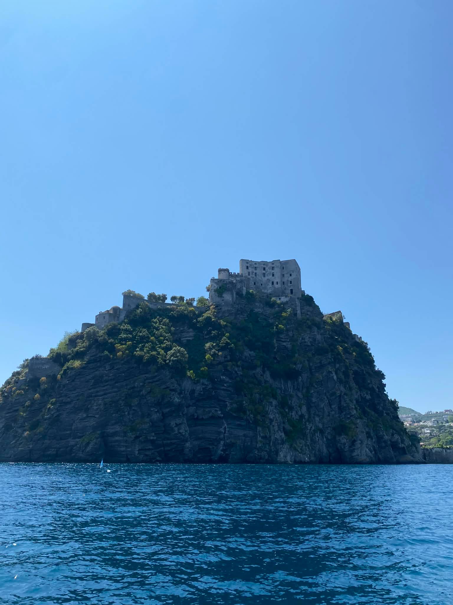 Zamek Aragoński, Ischia
